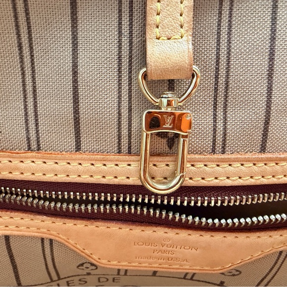 Louis Vuitton Monogram Tote in Brown and Tan - Picture 5 of 8